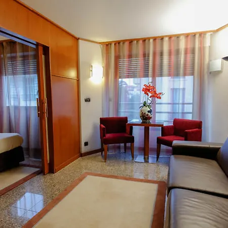 Hotel Goldstar & Nice